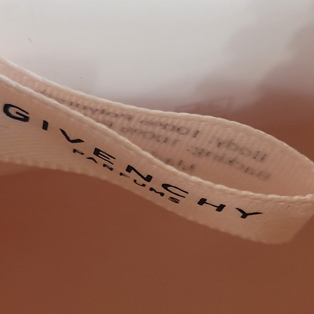 Givenchy - Picture 8 of 16